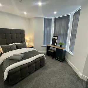 Apartment Osborne Luxury Hot Tub And Jacuzzi, Blackpool